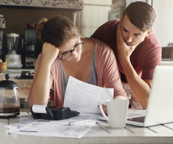 Conta de luz alta? 5 dicas para solucionar o problema